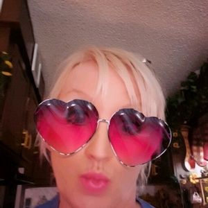 Meet your Posher, Bonnie